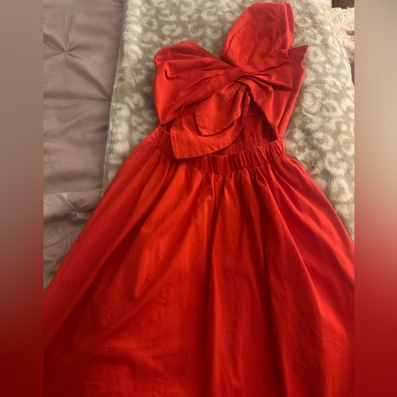 Red cutout midi dress - Picture 2 of 4